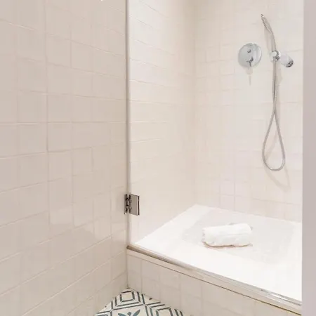 Barros Lima 493 By Lovelystay * Porto